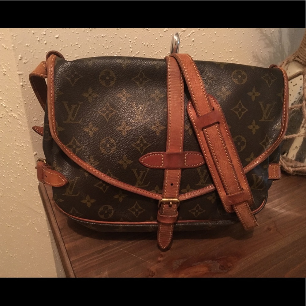 SOLD Authentic Louis Vuitton Saumur 28